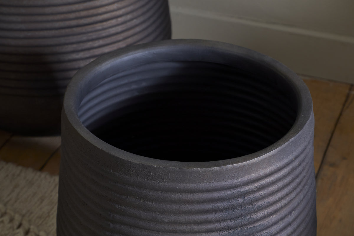 Nkuku Lmaga Metal Grooved Planter – Aged Black
