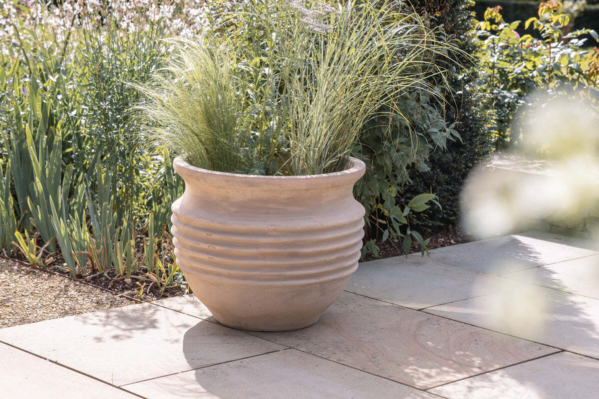 Nkuku Ullu Terracotta Planter – Terracotta