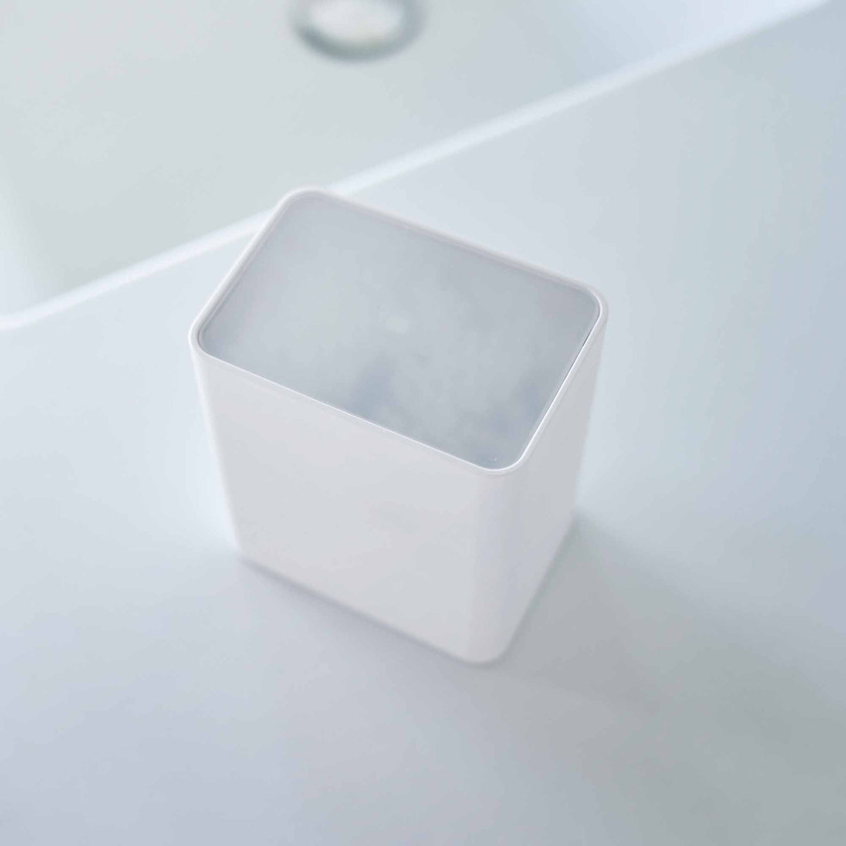 Cotton Swab Push-Top Case