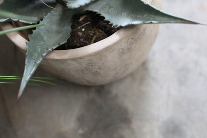 Nkuku Affiti Clay Planter – Medium