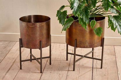 Nkuku Juoni Iron Planter