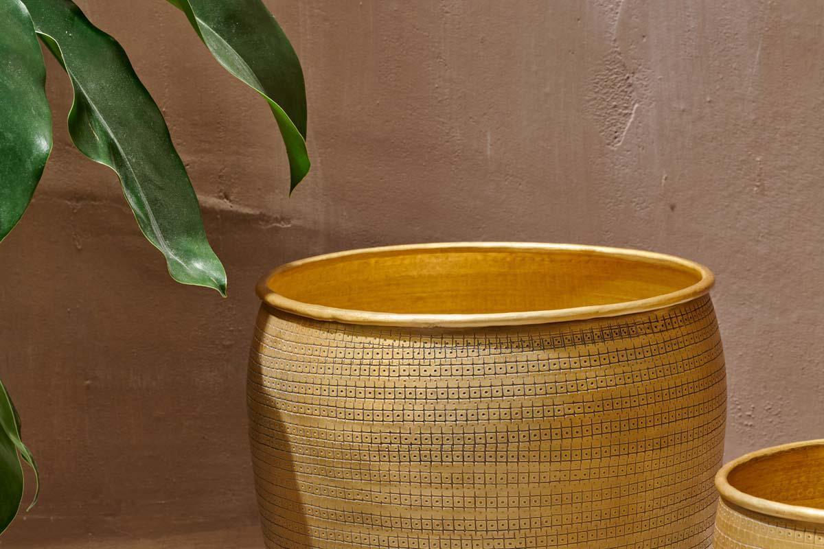 Nkuku Tembesi Etched Planter – Antique Brass