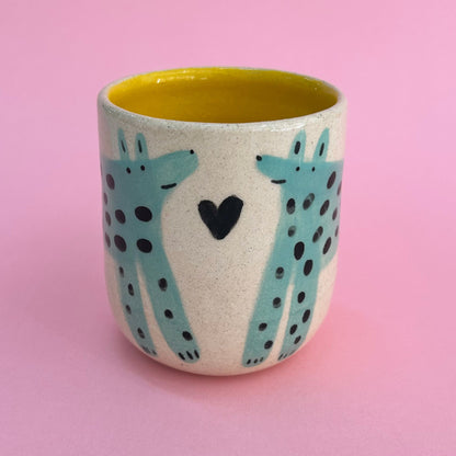 Taza perritos verdes