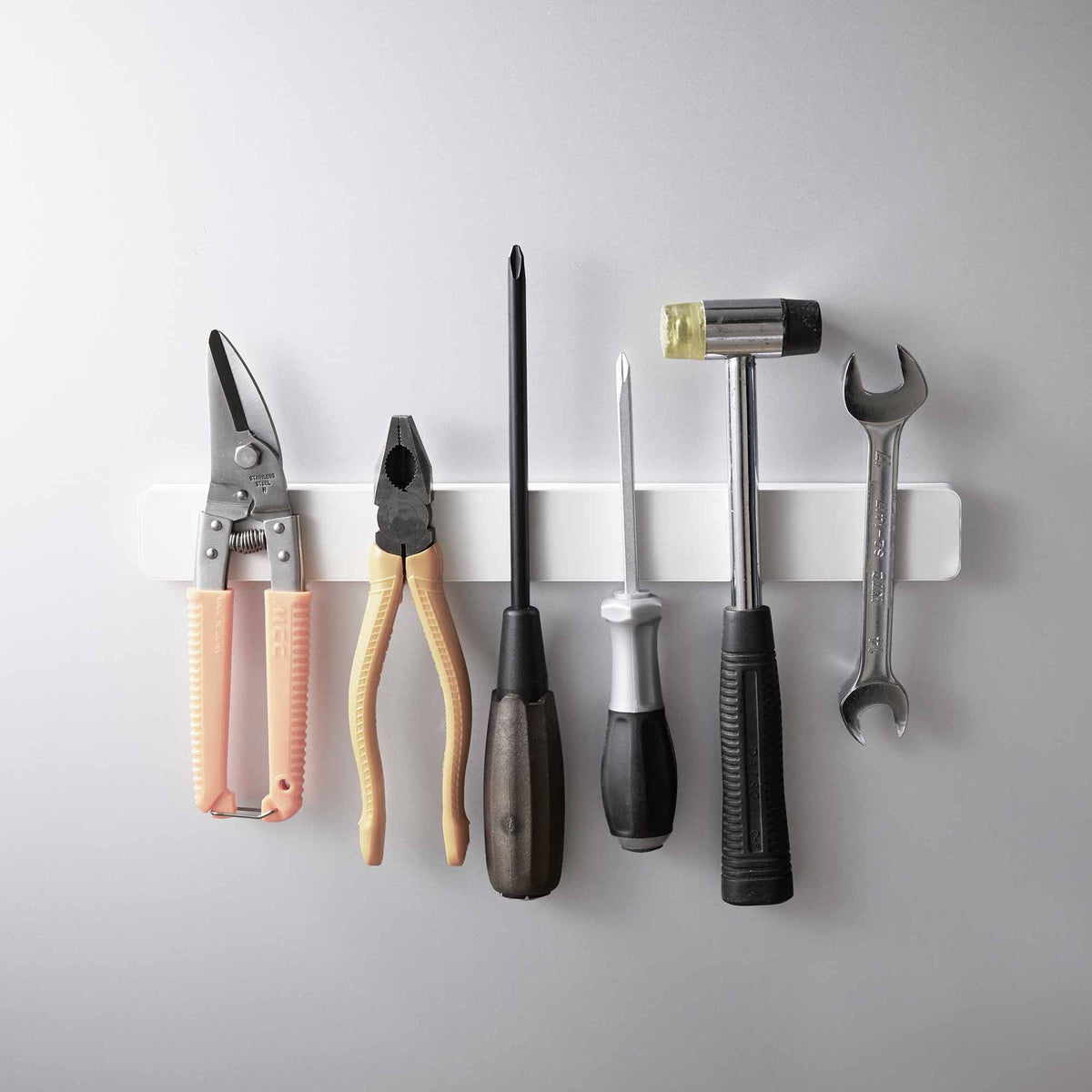 Magnetic Knife Rack