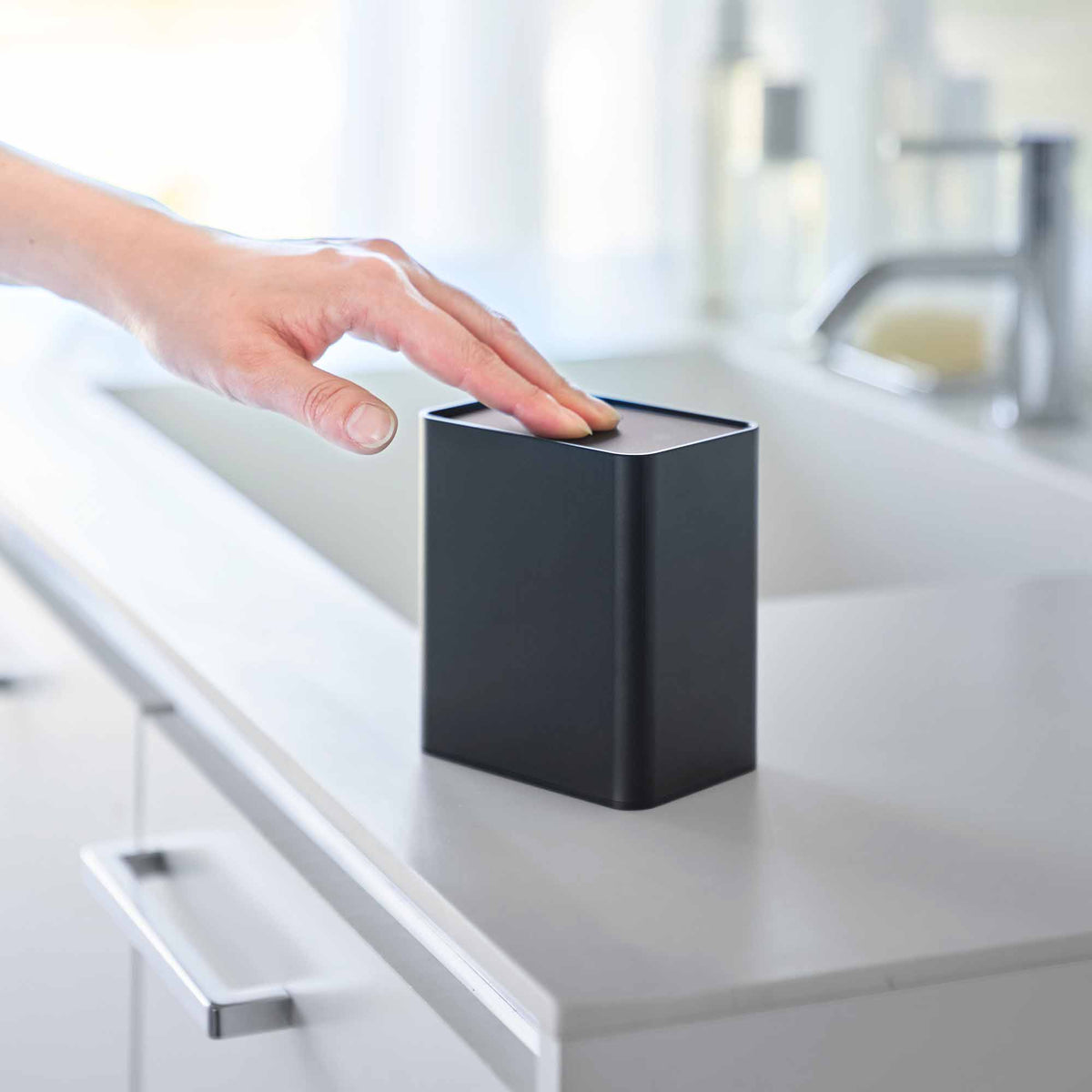 Cotton Swab Push-Top Case