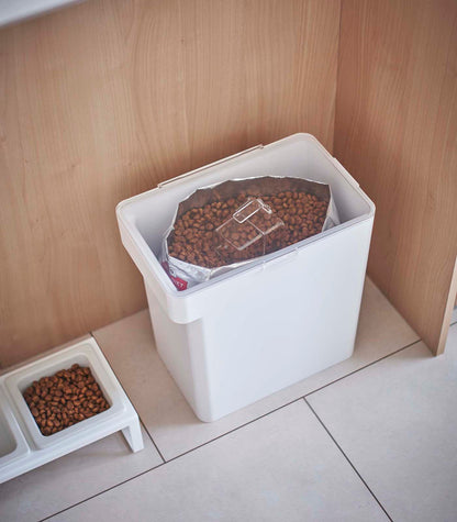 Airtight Pet Food Container - Two Sizes