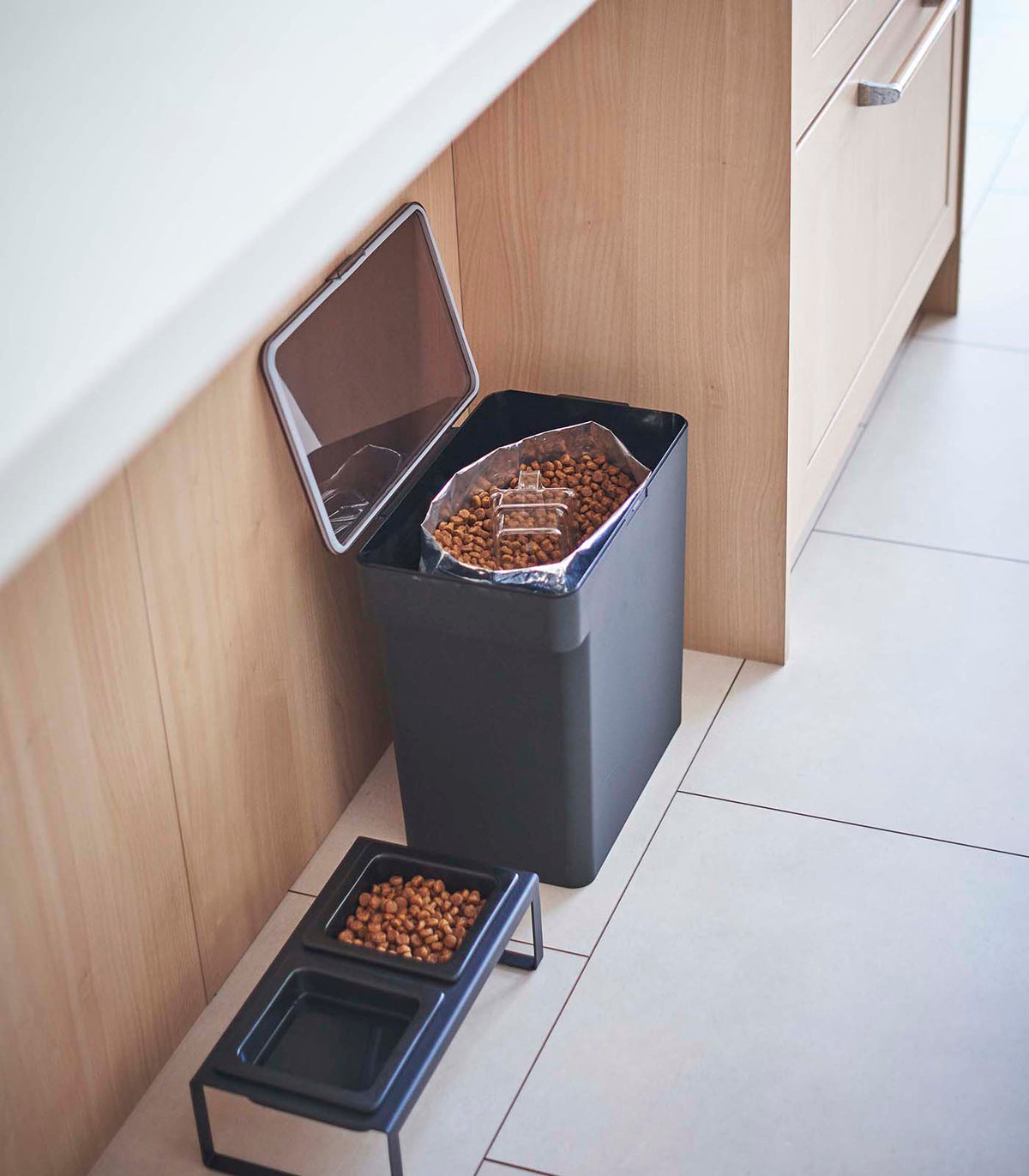 Airtight Pet Food Container - Two Sizes