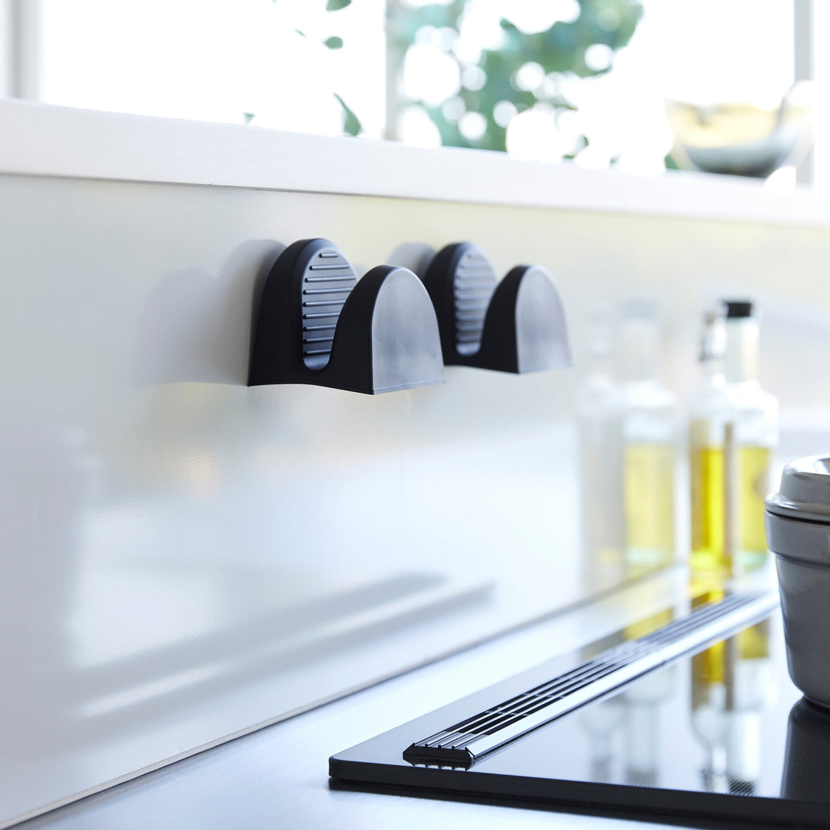 Magnetic Pot Holders - Set of 2 - Silicone
